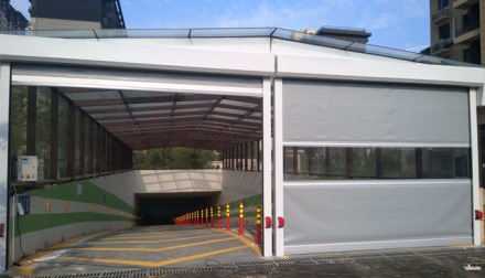 保定某高檔小區車庫門安裝展示